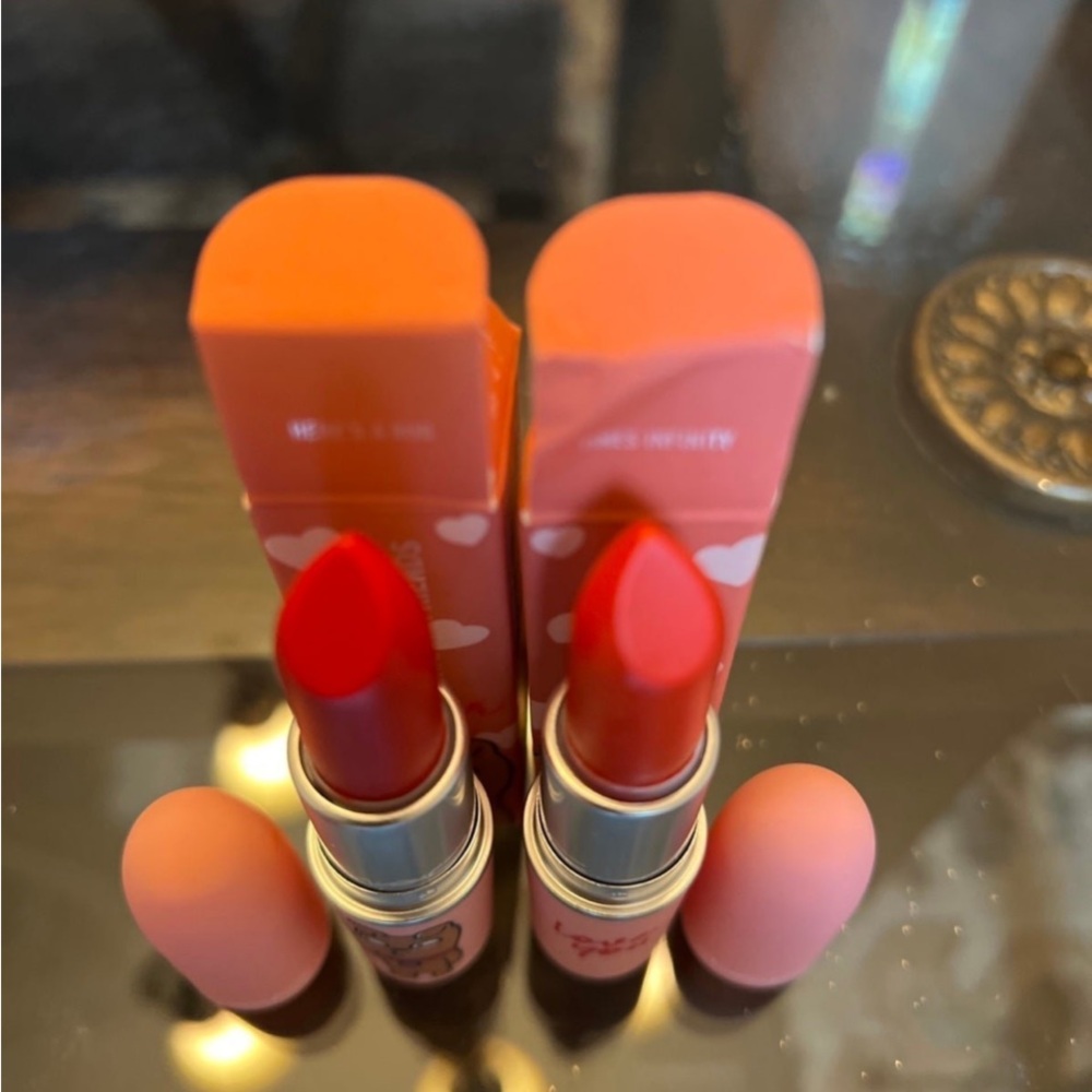 MAC Cosmetics Lipstick Duo - Vibrant Red Kakao Friends - Picture 2 of 5